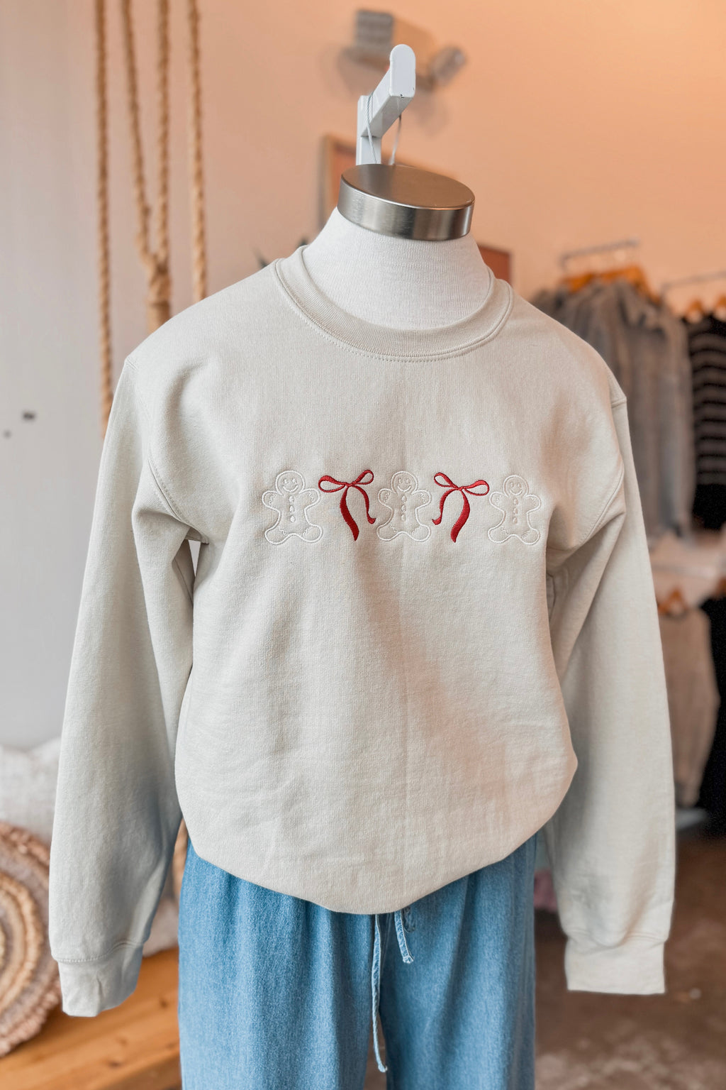 GINGERBREAD CHRISTMAS EMBROIDERY SWEATSHIRT