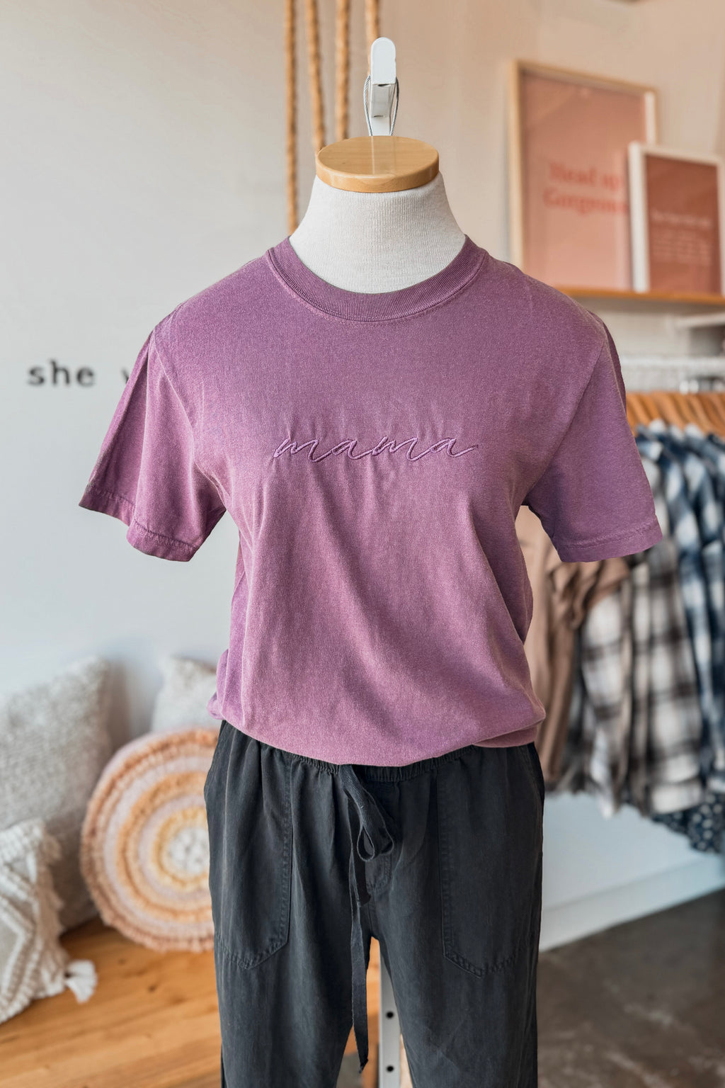 MAMA EMBROIDERY TEE BERRY