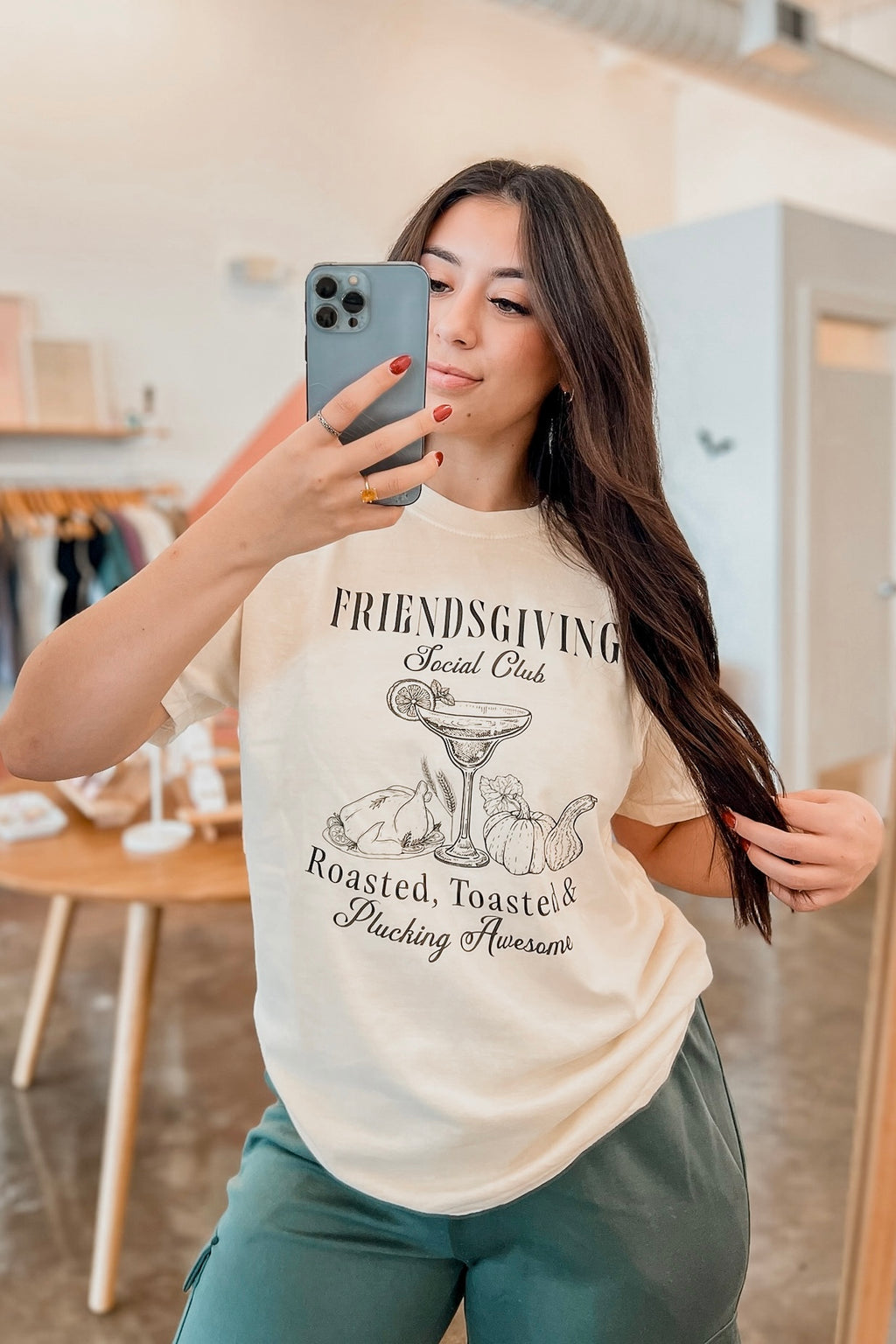 FRIENDSGIVING GRAPHIC TEE