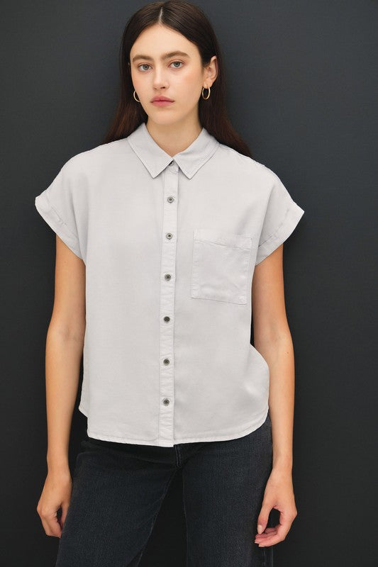 A BUTTON AND COLLAR TOP CLOUD